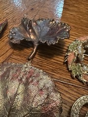 Vintage Mixed Lot 7 Brooches Enamel Faux Pearls Gold Tone Flowers Leaves Heart