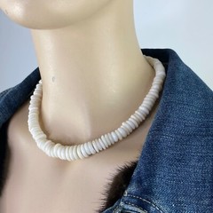 Vintage Hawaiian Surfer Puka Shell Bead Necklace 15 Inch Graduated up to 12+mm