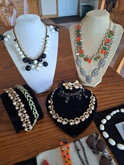 Necklaces Vintage Mixed Lot Costume 45 Varies Design & Styles Gold & Silver Tone