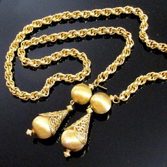 Vtg MONET “Bolero” 1961 30″ Rope Chain Lariat Necklace Runway Book Piece GP Exc