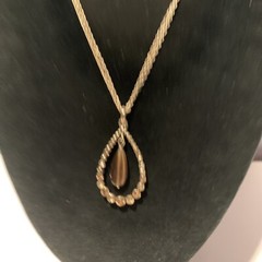 LC LAUREN CONRAD GOLD TONE OVAL RHINESTONE PENDANT NECKLACE 16″