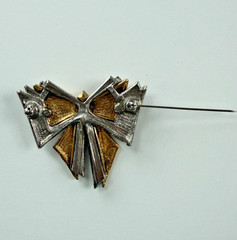Vintage AVON Art Deco Bow Two Tone Pin Brooch & Earrings Set Stylepoints 1995