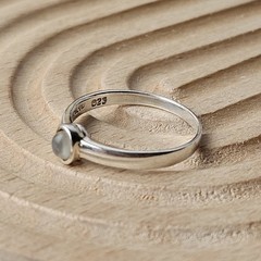 925 Sterling Silver Moonstone Minimalist Stackable Ring Size 6 – 1.29g