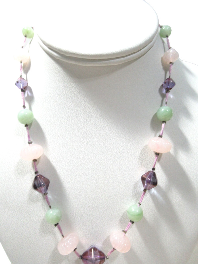 PASTEL COLOR PINK GREEN AND PURPLE PLASTIC BEADED NECKLACE ILLUSION VINTAGE