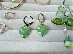 6 Pairs Gold Tone Green VTG Pierced Earrings LOT Enamel 1980s 1990s modern y2k