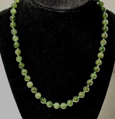 Vintage Nephrite Jade Necklace Spinach 18″ Hand Knotted 8mm Beads 14K Gold Clasp
