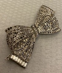 1930s Art Deco Vintage Rhinestone Bow Brooch Lacy Ribbon Rhodium Plated 3.25″