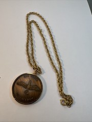 VTG 1976 USA Bicentennial Liberty Medallion Pendant Necklace 24” Gold Tone Chain