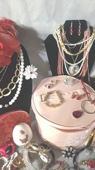 Grandma’s Estate; Jewelry, Trinkets, & Vtg, Fun, Floral Inspired Junk! #171