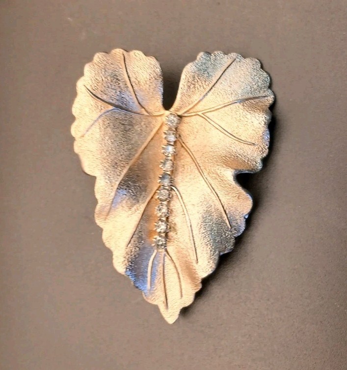 Vintage Judy Lee Brooch Pin Brushed Gold Tone Textured Leaf With Rhinestones