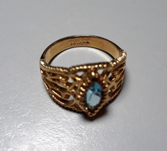 Vintage SETA Gold‑Tone Filigree Ring w/ Blue Marquise Stone Excellent Condition