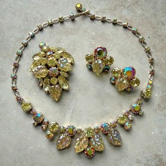Vtg Signed Weiss Necklace Brooch Earrings Demi Set Molded Glass Leaf Yellow AB