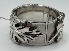 Vintage Whiting & Davis Bangle Bracelet Silver Tone Leaf Design Hinged READ