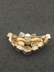 KRAMER OF NEW YORK vintage goldtone prong-set pink stones dainty brooch
