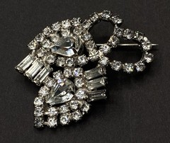 VTG MCM Kramer of New York Rhinestone Glamorous Large Crystal Pin / Brooch