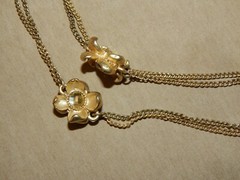 GOLD-TONE FLOWER RHINESTONE NECKLACE SIGNED VCLM: 41.5″ LONG