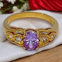 Vintage 1980s Ring Size 8 Lavender CZ Prong Set Gold Plated Band – 14J
