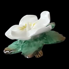Artone Bone China Gardenia Brooch Pin Flower Floral White England Vintage Dainty