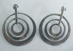 SET: MODERNIST STERLING PENDANT NECKLACE & EARRINGS 2.5 IN PEND, 1 5/8″ EARRGS