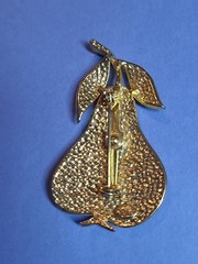 MCM Retro Linda Gal Pear Fruit Brooch Pin Marked Orange Yellow Gold Tone 2″