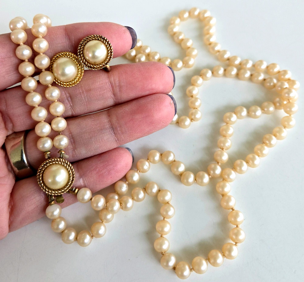 Vintage Trifari Gainsborough 2 Strand Pearl Gold Tone Necklace Clip Earrings Set
