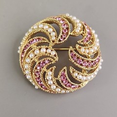 Vintage Rhinestone Brooch BSK Pink Faux Pearls Domed Round Gold Tone 1 5/8″