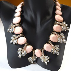 Vintage Unbranded Pink Plastic And Rhinestone Chunky Necklace Unique Gold-Tone
