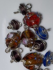 17 Pieces Vintage Silvertone Metal Wite Wrapped Pendant Glass Beads Multicolored