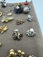 Vintage Jewelry Silver Gold Tone Lot Mismatched Wearable (20 Single Earrings)