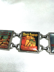 Statement Classic Hardware Blonde Pin-up Girls Vintageware 5 Link Bracelet