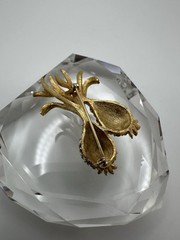 Vintage Gold Rhinestone Onion Brooch 5cm JB23