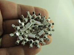 Vtg Karu Arke White Rhinestone Brooch Large White Ice Star Burst Atomic