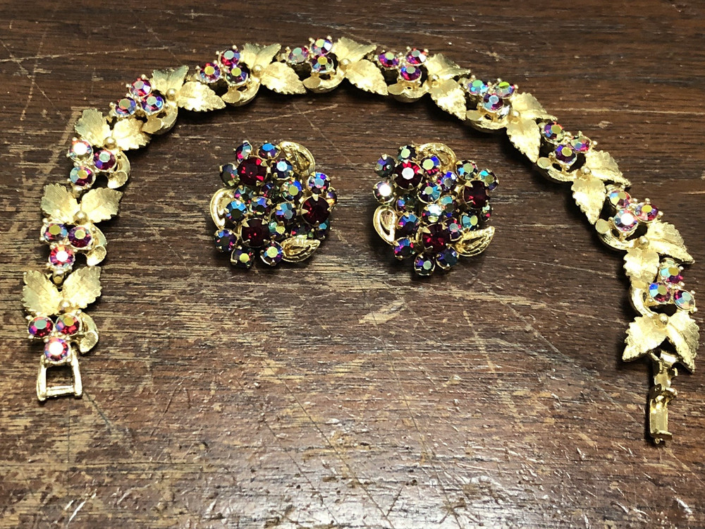 VINTAGE RED AB AURORA BOREALIS BRACELET & CLIP ON EARRINGS SET