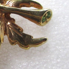 VINTAGE HIGH END STRAWBERRY PIN PAVE PERIDOT GREEN & GARNET RED CRYSTALS USA