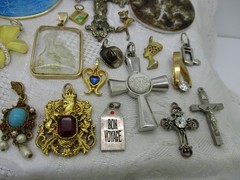 VINTAGE ESTATE JEWELRY LOT 40+ PENDANT CHARMS NO CHAIN CRAFT REPURPOSE OWL CROSS
