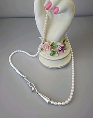 RARE & ELEGANT STRAND 2.5MM RICE PEARL NECKLACE (STERLING)