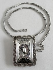 UNISEX NAVAJO STERLING NECKLACE MONEY CLIP PENDANT, 2 INCHES PEND, 18 INCH CHAIN