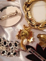 Vintage To Now Brooch Pin Lot Mixed Theme Gold-tone Silvertone Rhinestone…