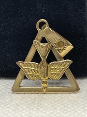 VINTAGE HANDMADE 19K Yellow Gold FLYING BIRD TRIANGLE Charm Pendant w/17K Lock