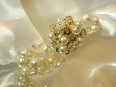 Gorgeous Vintage 1960’s Fancy Clasp Crystal Flower Faux Pearl Bracelet 836JL9