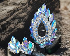 Sarah Coventry Brooch Earrings AB Blue Lagoon Set Book Piece Juliana D&E Z06