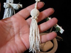 LOT P21 – 8 pc VINTAGE PEARL & SEED BEAD NECKLACE EARRINGS BRACELET RING CLUTCH
