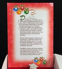 Avon 2008 Brooch 5th Annual Rhinestone Enamel Christmas Tree Pin Dangle Stones