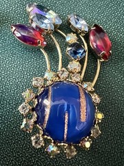 FANTASTIC VINTAGE HOBE 2 1/4” CLIP ON CLIMBERS EARRING COPPER FLUSS MULTI COLORS