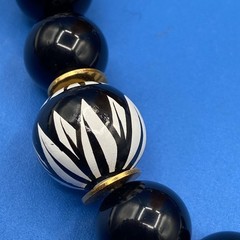 vintage NECKLACE 1970s 1980s chunky black white beads lightweight 20″ Statement