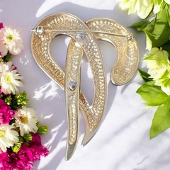 Vintage Tona Abstract Impressionist Heart Shaped Brushed Gold Tone Brooch Pin