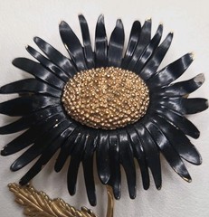 Vintage Signed Marvella Black Enamel Gold Tone Daisy Pin Brooch