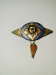 Vintage 90’s Mixed Metals Celestial Sun Brooch Polished Stone/Glass Dangle Charm