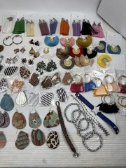 Huge Modern Costume Jewelry Lot 90+ Pieces Earrings Bracelets Eyeglass Chains Et