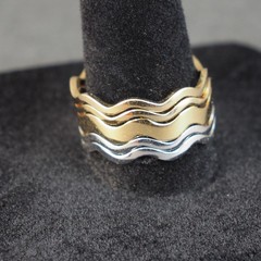 Avon Fashion Waves Ring 7.75 Silver Gold Two Tone Band Stackable Layer Vintage